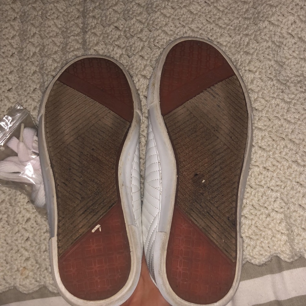 Like New, Nautica White Sneakers View 2